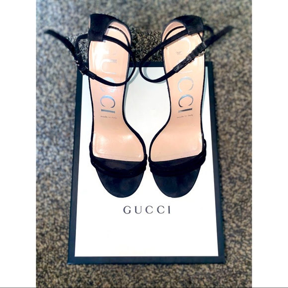 *GUCCI suede heels* - Picture 1 of 4
